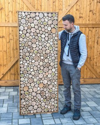 Další z dřevěných obrazů z kulatin🪵Tentokrát v rozměru 180x70cm. #drevenadekorace #dekoracedobytu #dekoracedodomu...